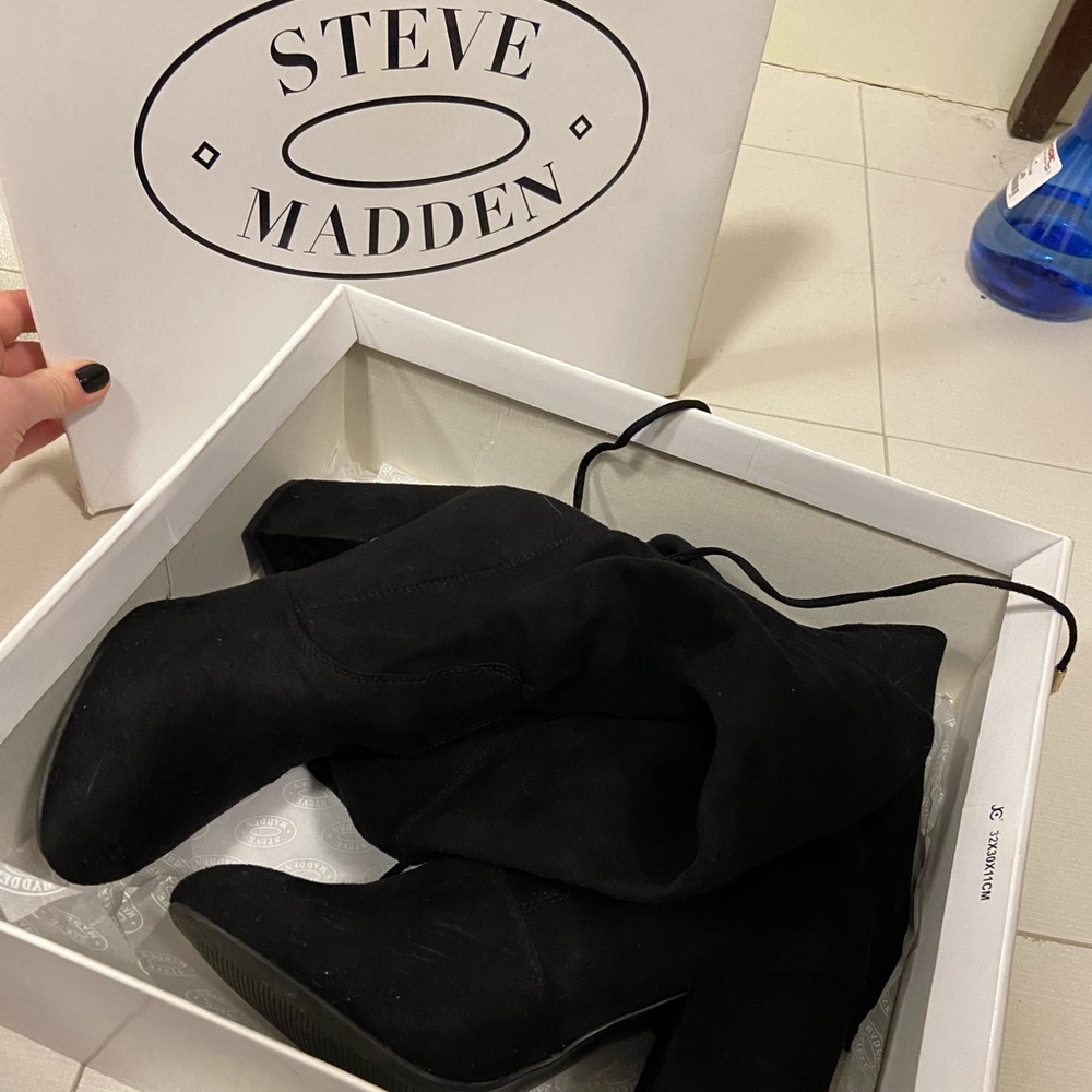 Over the knee black suede Steve Madden boots - Picture 1 of 4